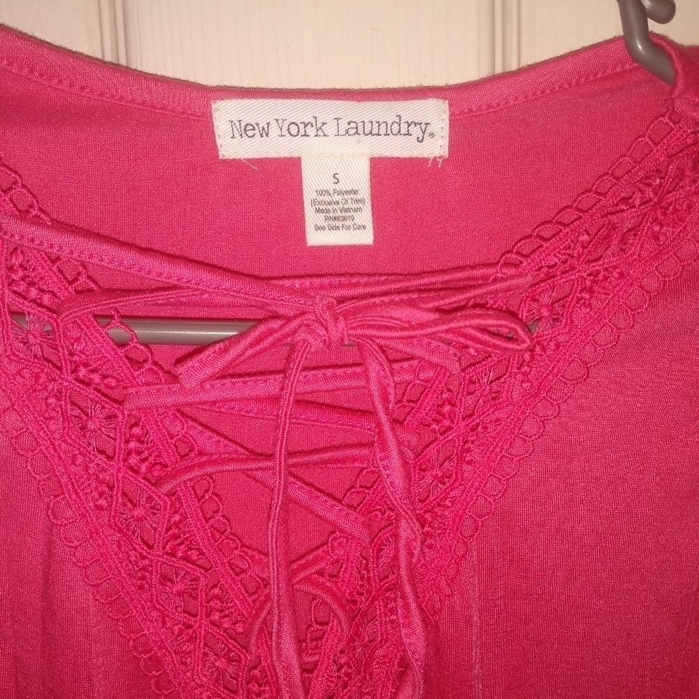 New York Laundry Pink Poets Style Top - Picture 2 of 3